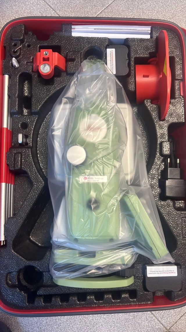 Leica TS10 5" Total Station - Brand New (Cn Lt)